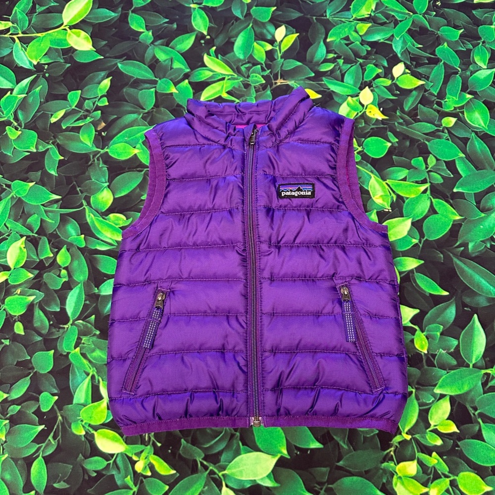 VVGUC Patagonia Infant Down Vest Size 12 Months Dark Purple